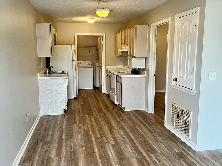 1257 Louisville St #80 — Photo 5