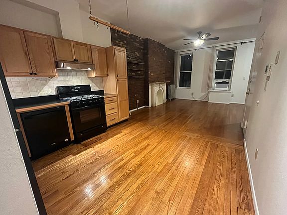 3rd image of 42 Henry St APT 3