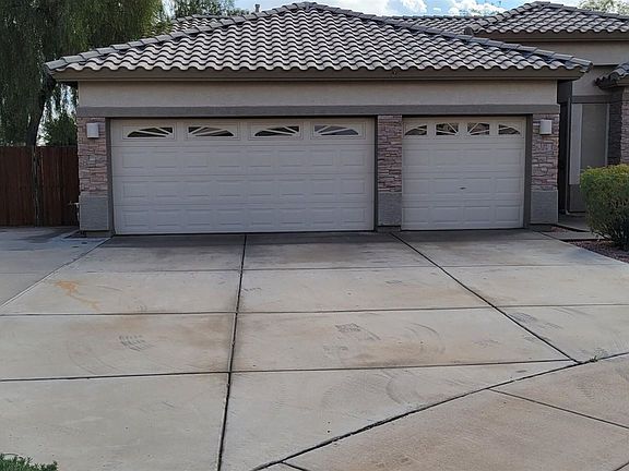 3rd image of 139 N 119th Dr