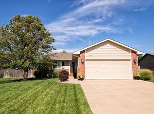 1390 N Aksarben Ct, Wichita, KS 67235