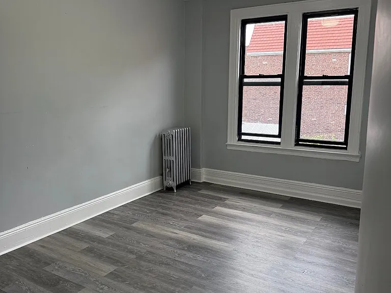 216-17 Linden Blvd — Photo 6