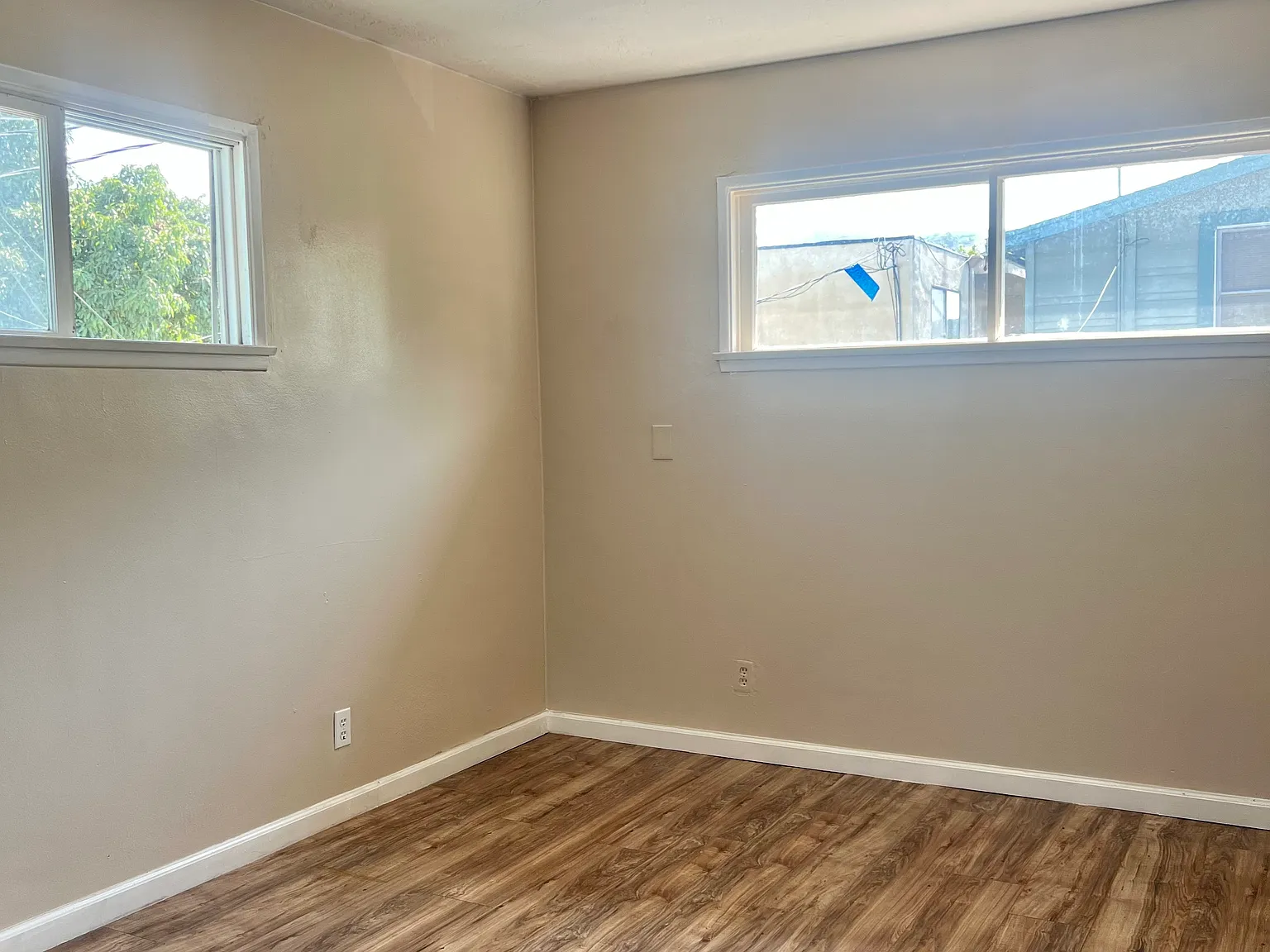 5818 Pickering Ave — Photo 2