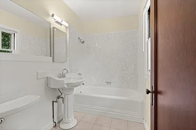 733 Chester Way — Photo 36