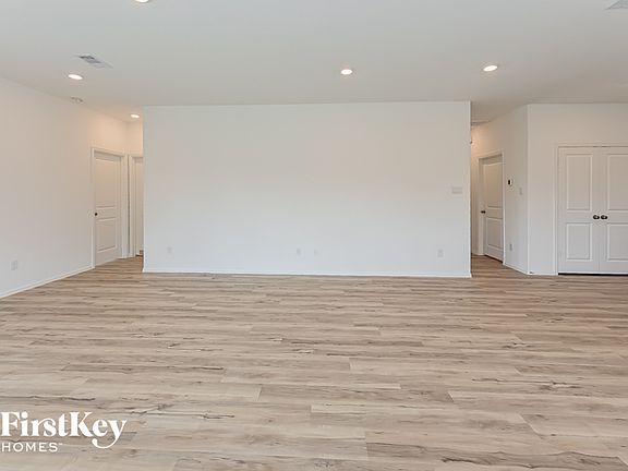 4th image of 5218 Eagleton Dr