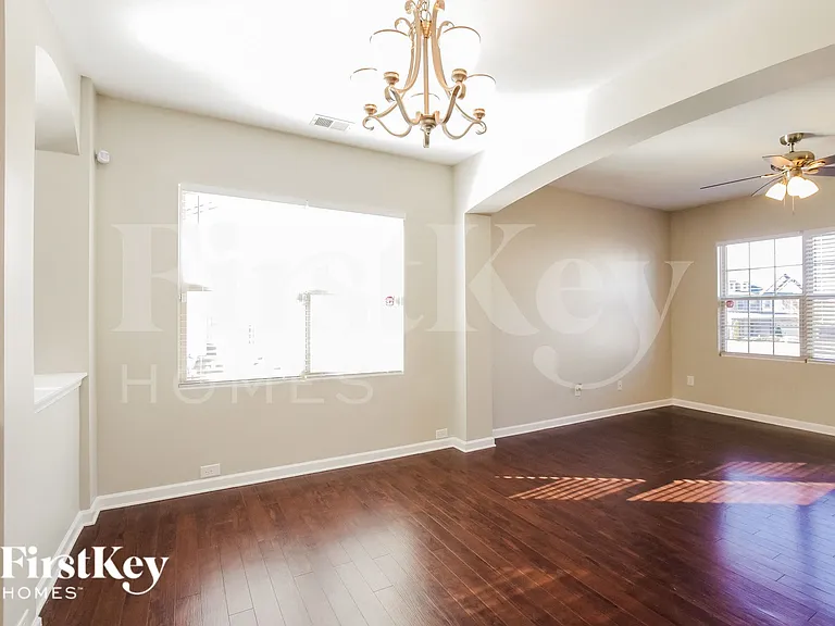 4204 Craighill Ln — Photo 4