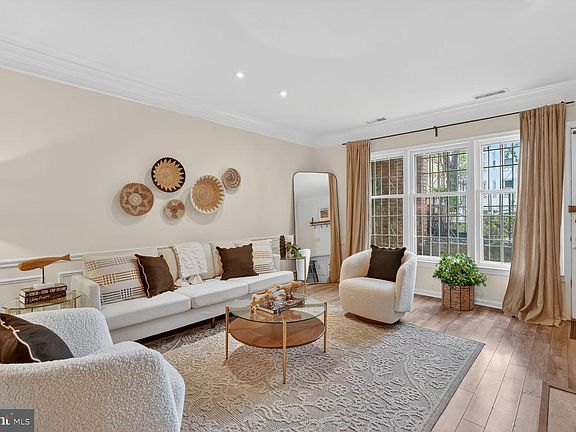 3rd image of 216 3rd St NE #28