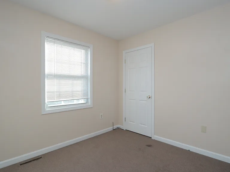 51-53 Winthrop St #R — Photo 32
