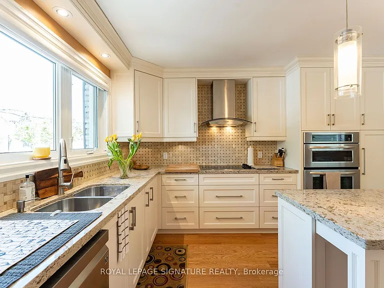 641 Balliol St — Photo 9