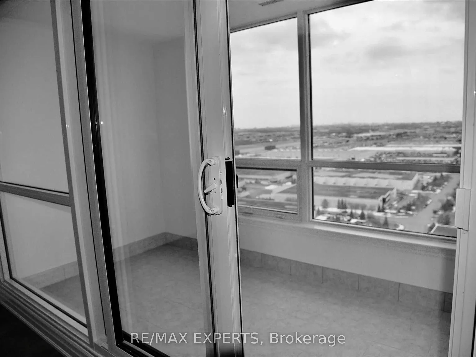 Park Avenue Place Tower 1 — Photo 4