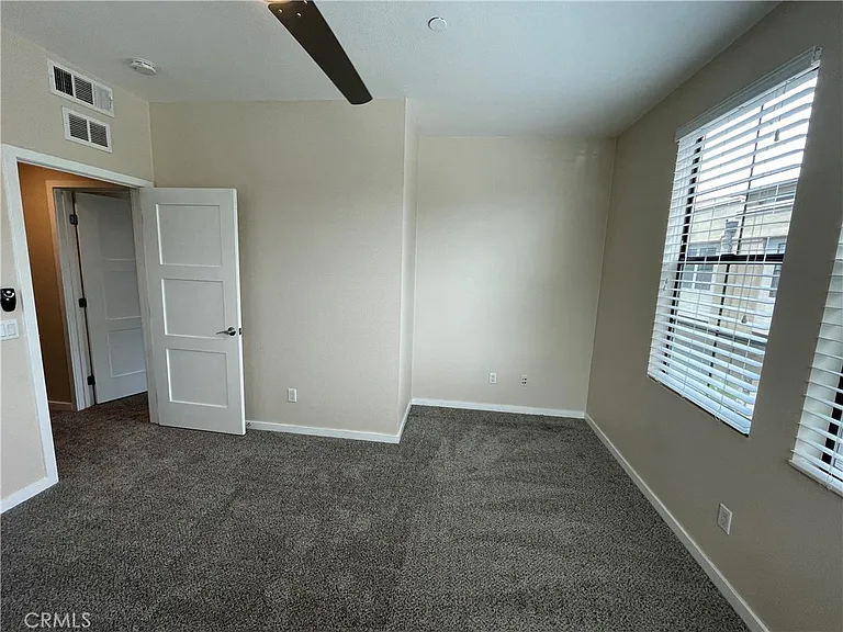501 W Maple Ave — Photo 40