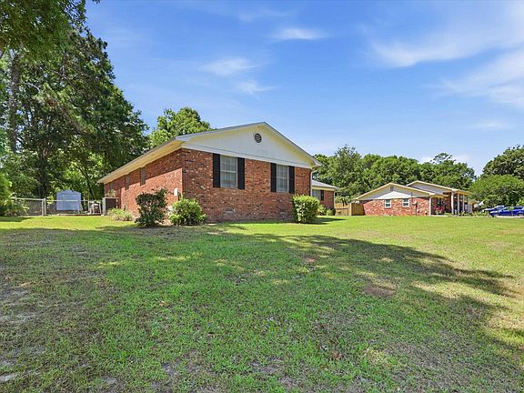 3rd image of 3025 Corrib Dr