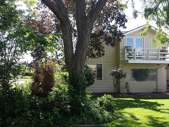 2nd image of 330 N Zillah St