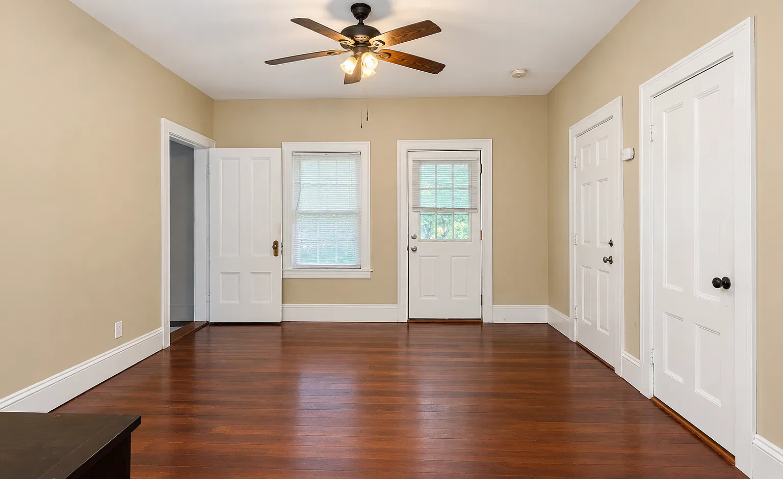 2 bed, 980 sqft, $2,000 — Photo 3