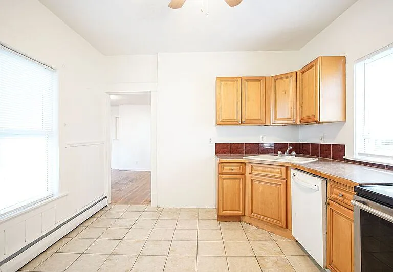 72 Walnut St #1L — Photo 6