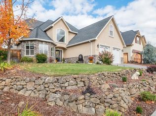 2031 Bluegrass Dr, Central Pt, OR 97502