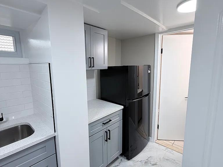 11 John Ave — Photo 1