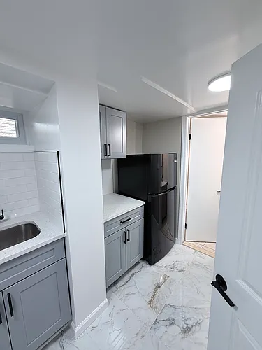11 John Ave Photo 1