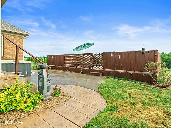 4th image of 805 Meadowland Trl
