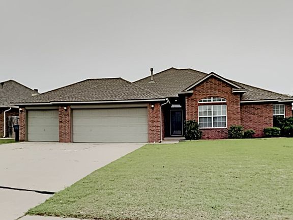 3rd image of 2301 NW 157th Ter