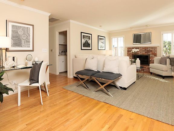 4th image of 21095 Lauretta Dr