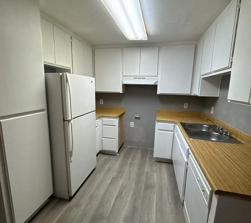 675 & 729 W Williams St