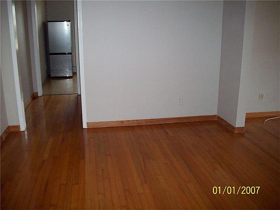 3rd image of 725 NE 91st St APT 2D
