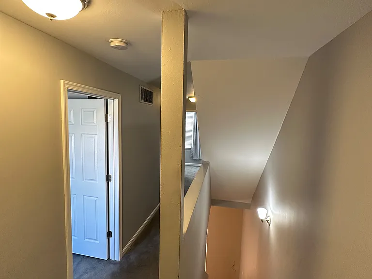 1614 W Lexington St — Photo 8