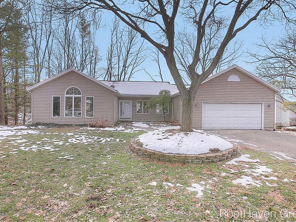 For Sale: 3502 Riverwoods Dr NE, Rockford, MI 49341