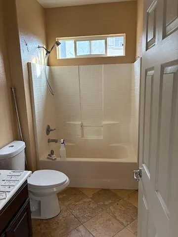 5 bed, 3200 sqft, $1,400 — Photo 4