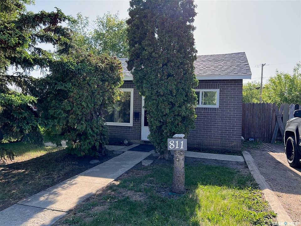 1st image of 811 109th St