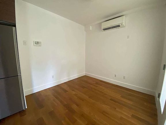4th image of 106 Meserole St #3G
