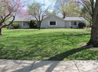 1312 W Broadmoor St, Springfield, MO 65807