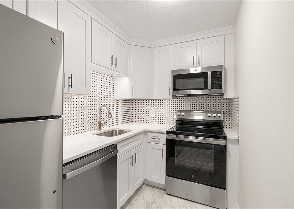1st image of 35 Glencoe St APT 43