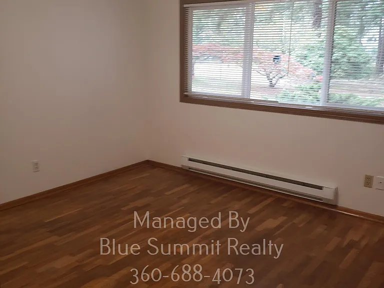 8534 Pacific Ave SE — Photo 9