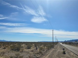 692 S Estrella Rd, Golden Valley, AZ 86413