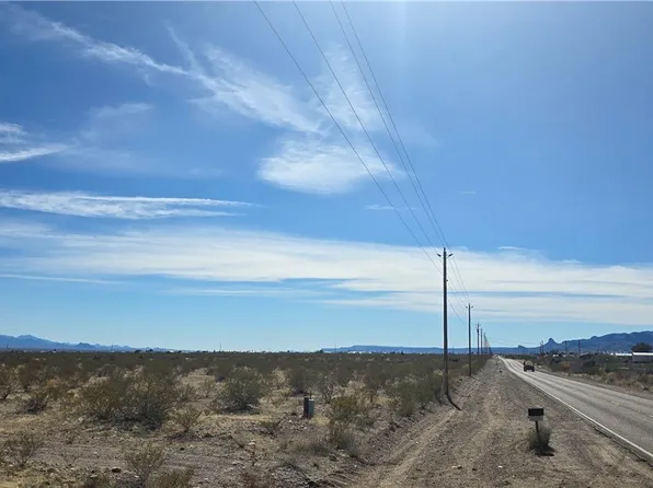 692 S Estrella Rd, Golden Valley, AZ 86413