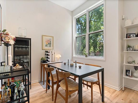 4th image of 2542 N Seminary Ave #2