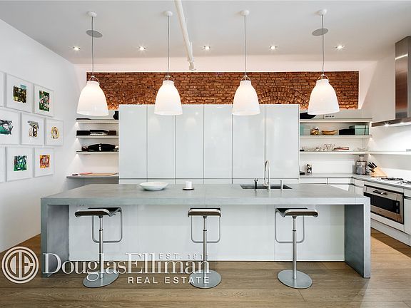 5th image of 117 Prince St APT 3C