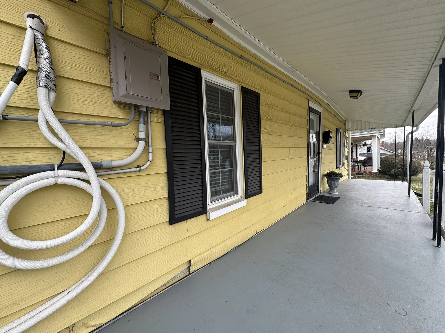 1 bed, 1024 sqft, $1,000 — Photo 2