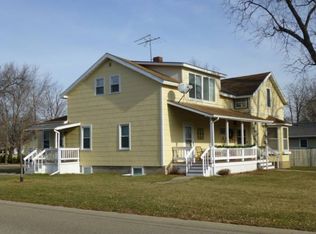 922 Mill St W, Cannon Falls, MN 55009