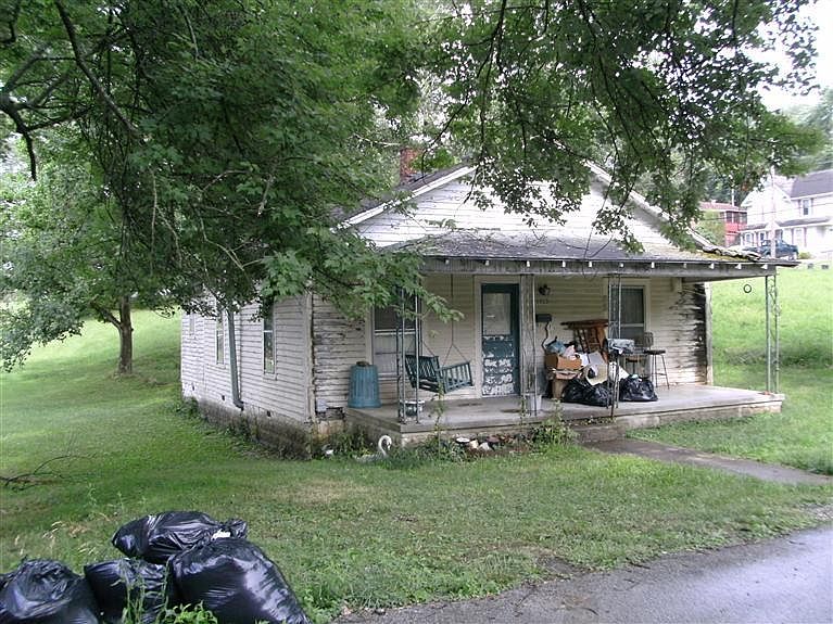 2nd image of 1013 Whitley Ave