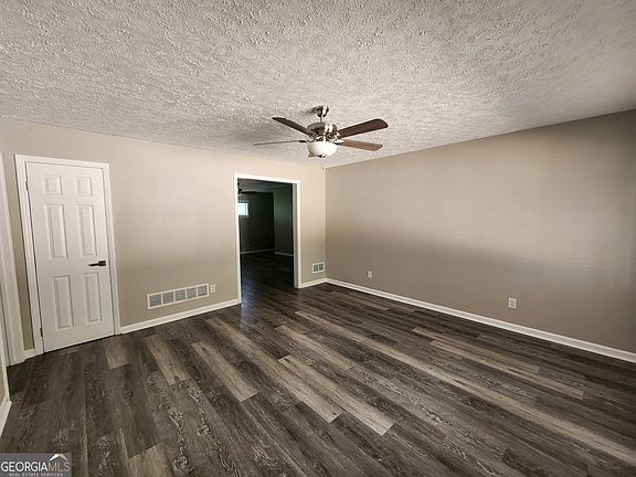 3rd image of 4524 Lasalle Dr