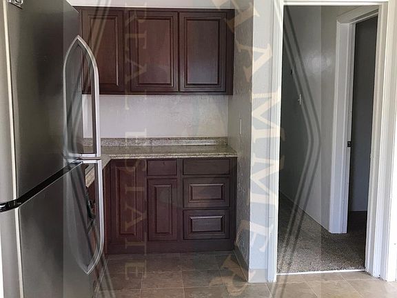 5th image of 2840 Jarvis St