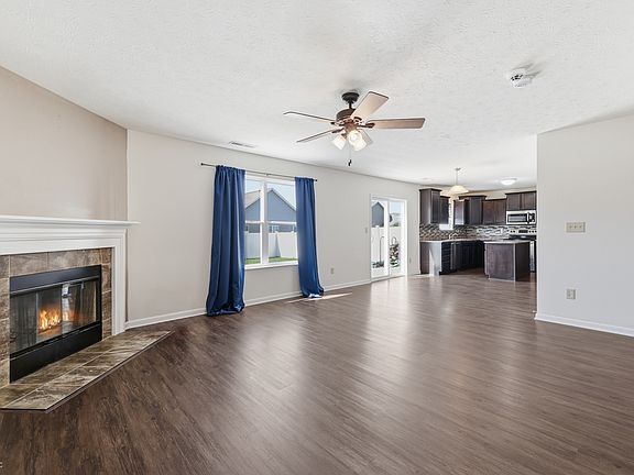 4th image of 8439 Pippen Pl
