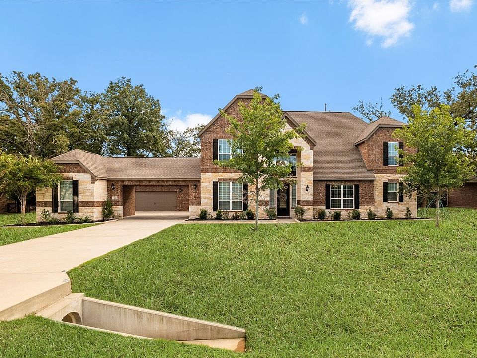 1st image of 126 Spanish Oak Dr