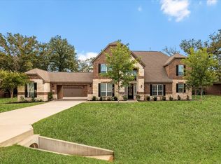 126 Spanish Oak Dr, Aubrey, TX 76227