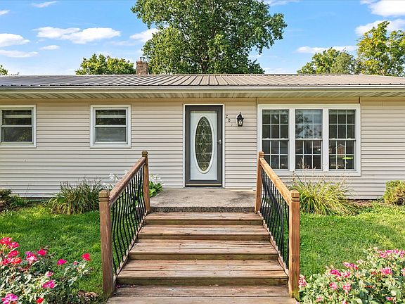 3rd image of 209 Augusta Dr