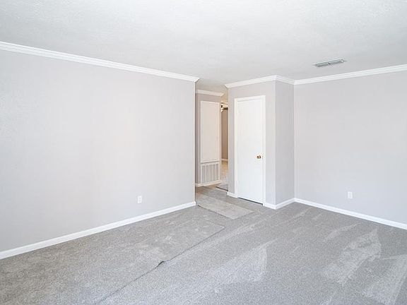 3rd image of 3333 Valley View Dr