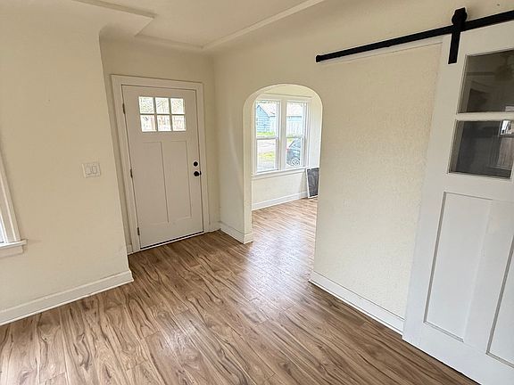 4th image of 4230 15th Ave NE