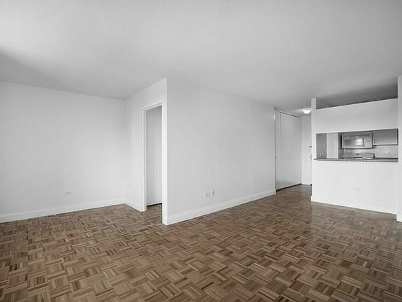 3rd image of 200 W 60th St APT 20A